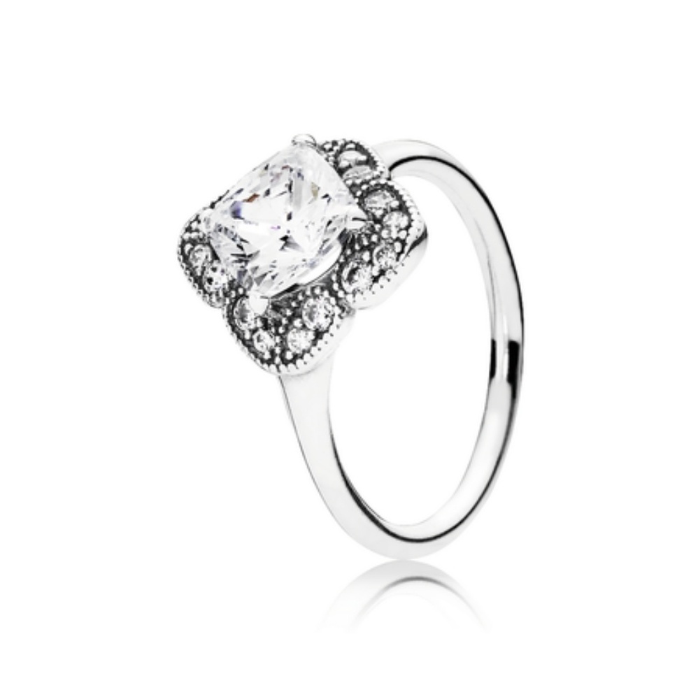 PANDORA Crystalized Floral Fancy ring size 9